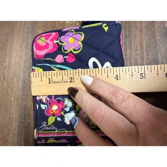 Vera Bradley Navy Blue Floral Quilted Cotton Zip Around Wallet Organizer - Picture 5 of 7
